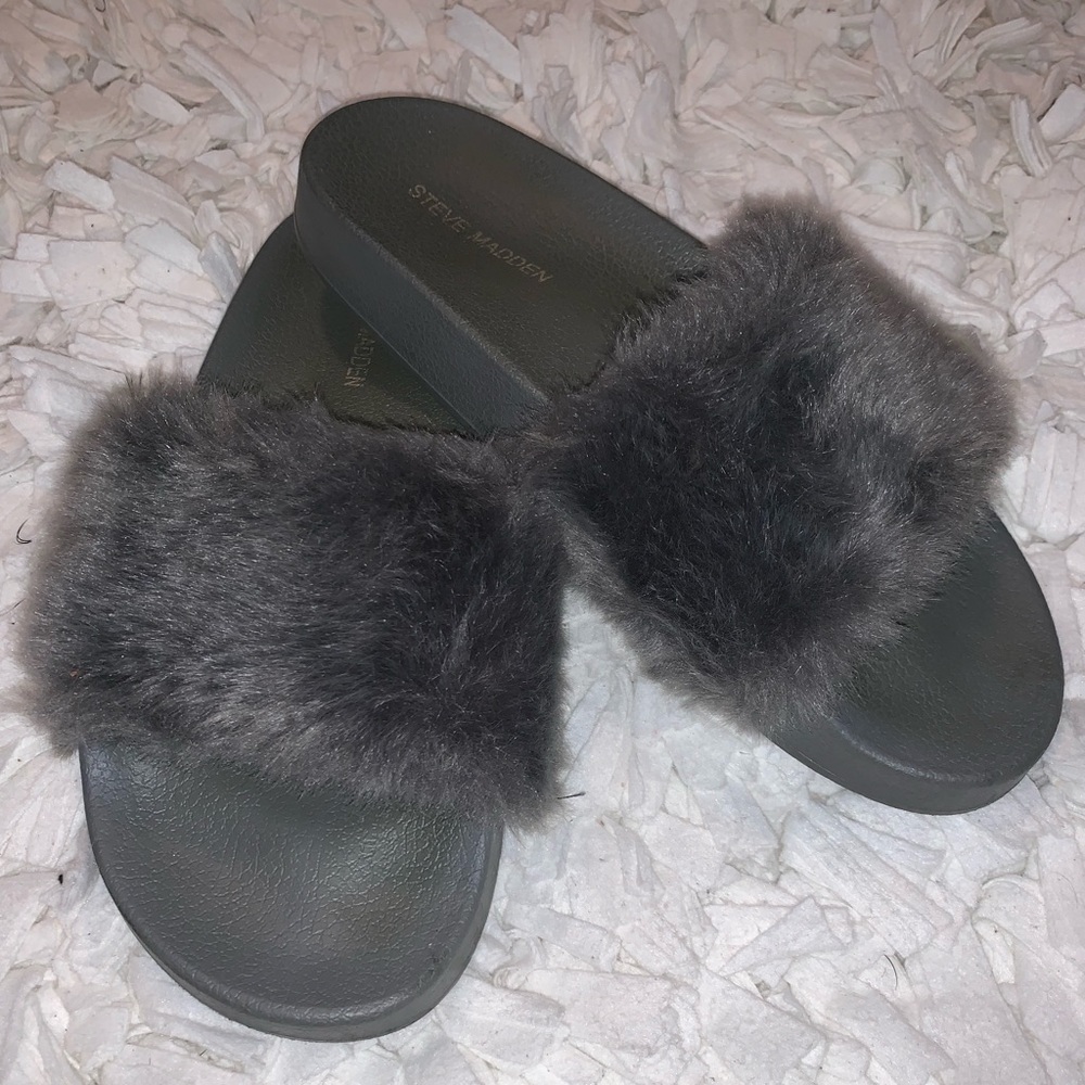 Grey Steve Madden Sandals (7)